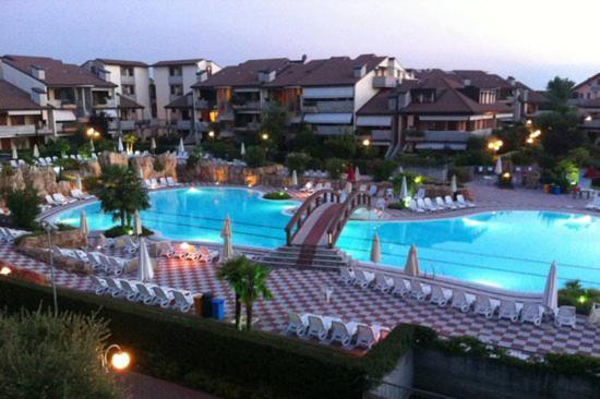Apartment With Garden And Grill - Green Residence Sirmione Desenzano del Garda Exterior foto